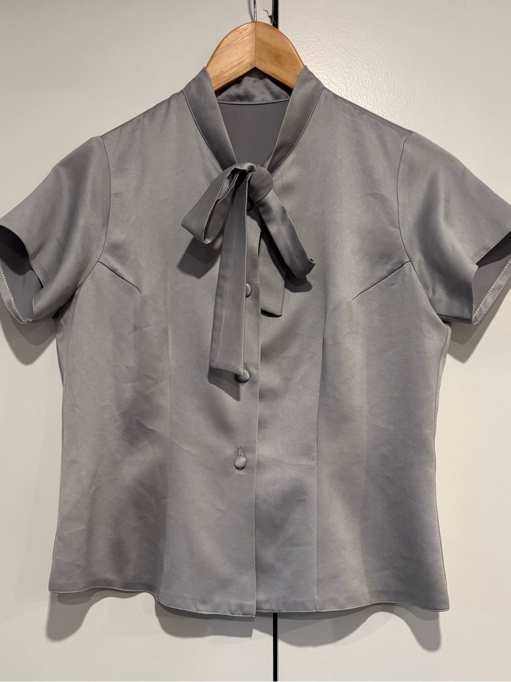 Gray Tie-Neck Short Sleeve Blouse